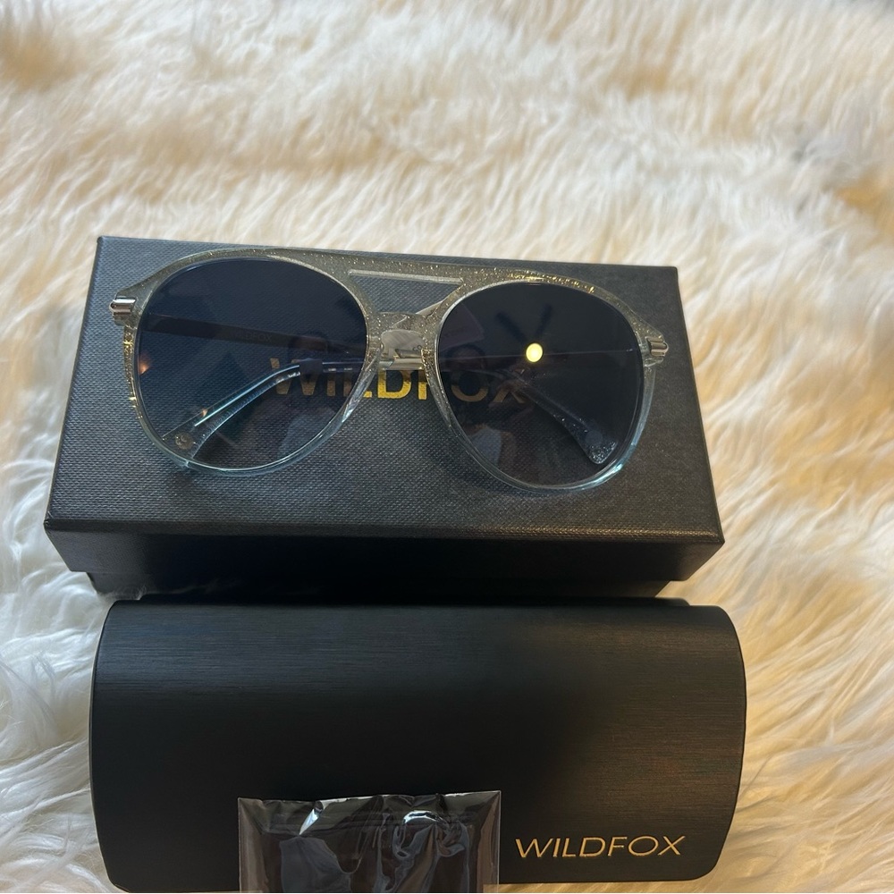 NEW WILDFOX BARONESS SILVER CLEAR AUTHENTIC FRAMES SUNGLASSES 56-18